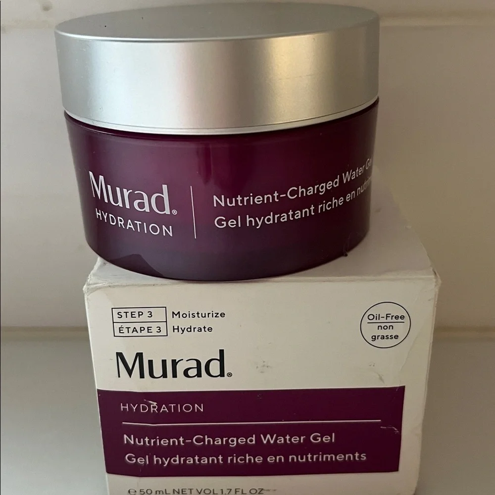 Murad Nutrient-Charged Lightweight Moisturizing Water Gel with Plumping Peptides